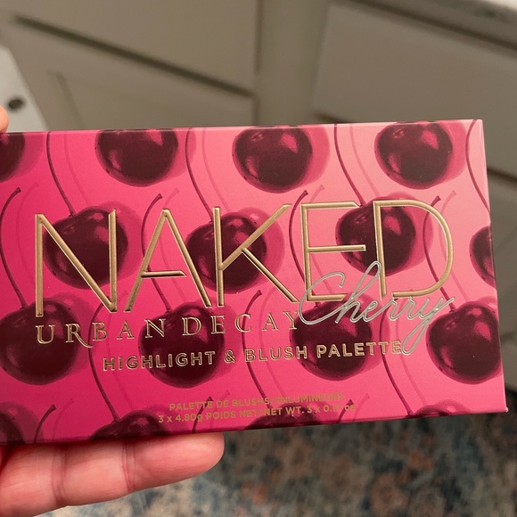 Urban Decay Other - New Urban Decay Cherry Highlight & Blush Palette